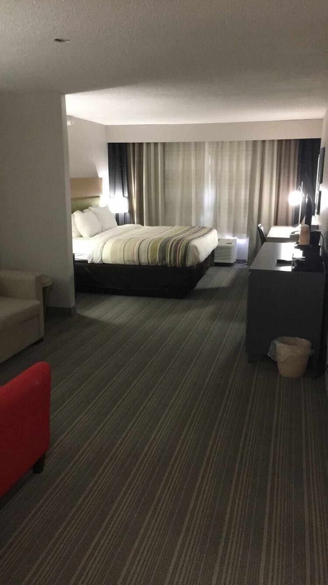 Hotel Country & By Radisson, South, In Indianapolis
